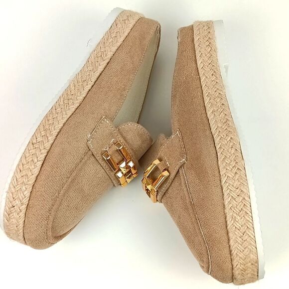 Women's Tan Slip On Faux Sued Loafers with Gold Chain Accent Sz 9 (40) - Picture 9 of 13